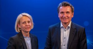 Respiratorius vd Johan Drott och Arcede Pharmas vd Mia Lundblad besöker BioStocks studio