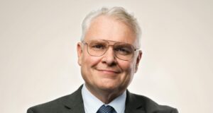 Devysers vd får lämna
